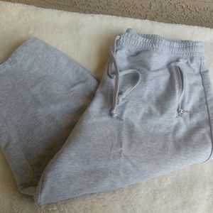 Ruby Rd. Capris Gray Sweats Large